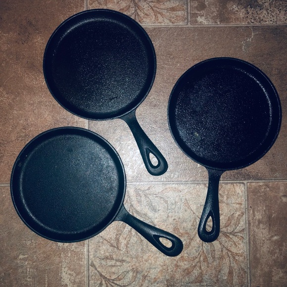 Mini Cast Iron Skillet🍳 - Picture 1 of 2